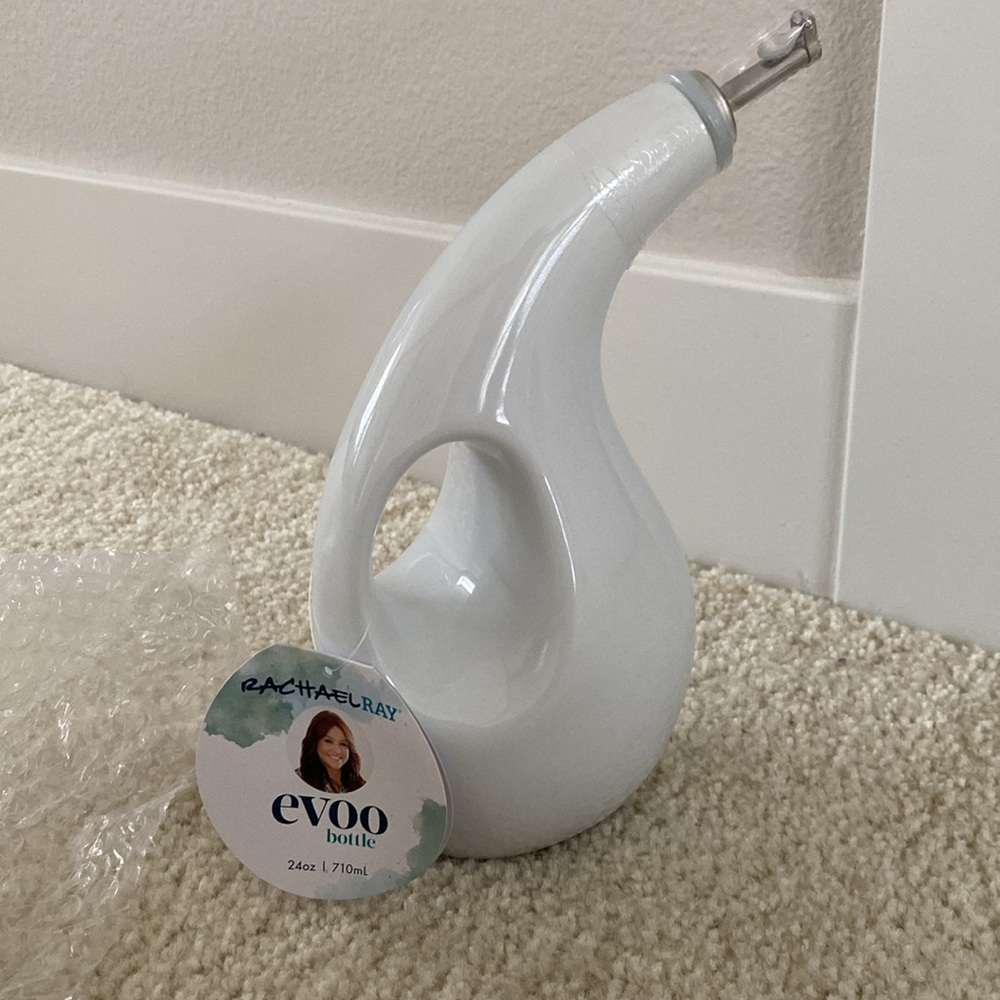 New Rachael Ray EVOO oil and vinegar ceramic dispensing bottle with spout 24oz
